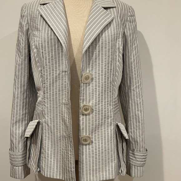 Ross Mayer Grey and White Pinstripe Blazer - Picture 3 of 7